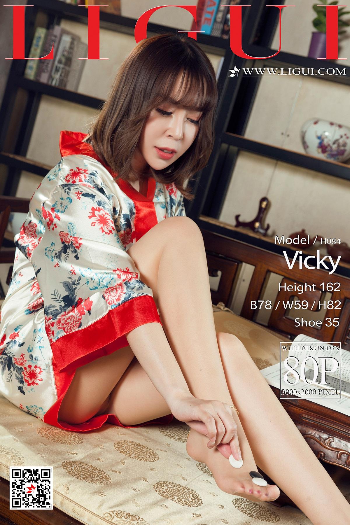 [Ligui丽柜会所]2018-04-05 Model Vicky 米色睡袍加肉色丝袜美腿玉足性感私房写真集