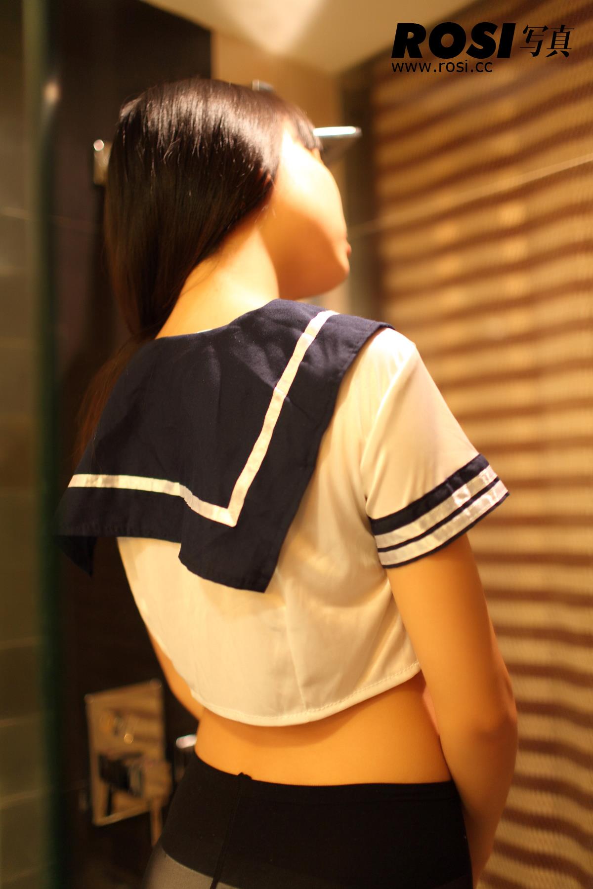 [ROSI写真]NO.068 性感情趣高中女生制服小美女白色小可爱内内私房写真集