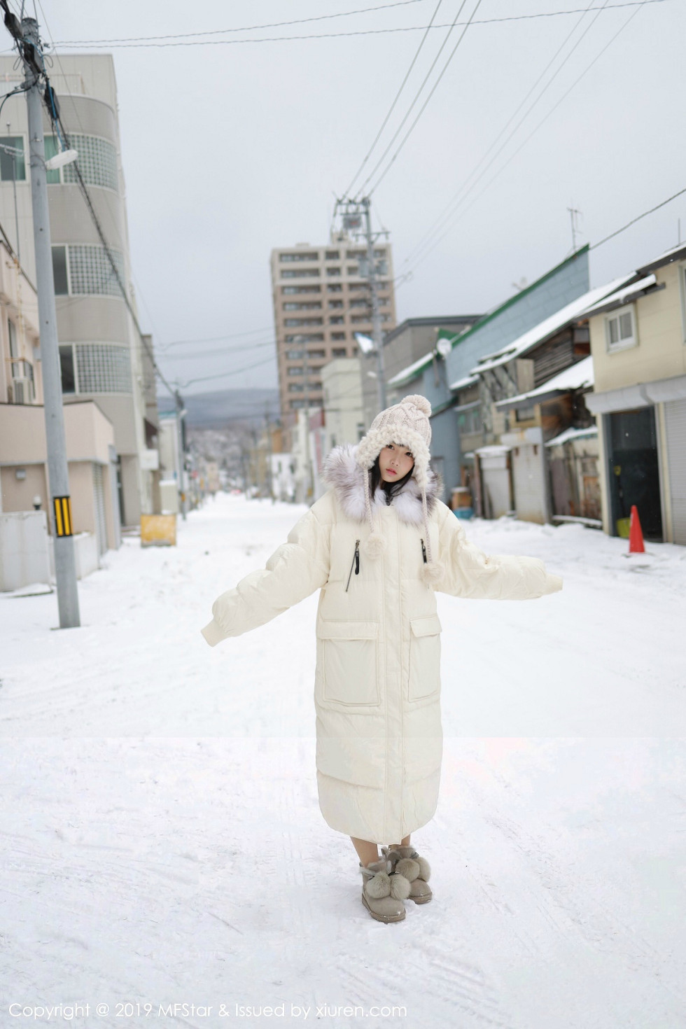 [MFStar模范学院]Vol.246_嫩模徐微微mia北海道旅拍室外冰天雪地街头主题性感写真61P_极品性感美女