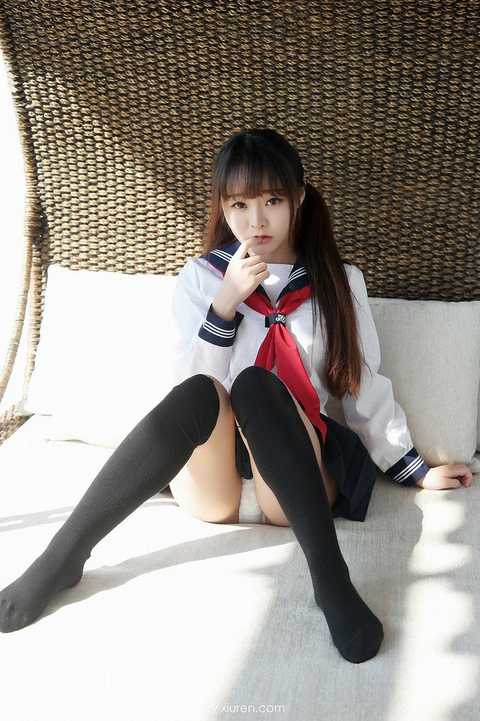 [MFStar模范学院]Vol.002_嫩模柳侑绮Sevenbaby性感学生制服黑丝美腿写真51P_极品性感美女