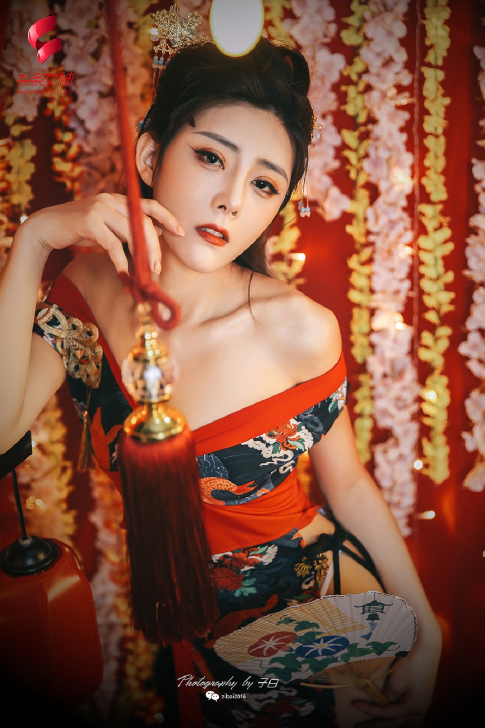 [Toutiao头条女神]No.705_嫩模莫晓希古典花魁服饰秀白嫩肌肤迷人美腿写真30P_极品性感美女