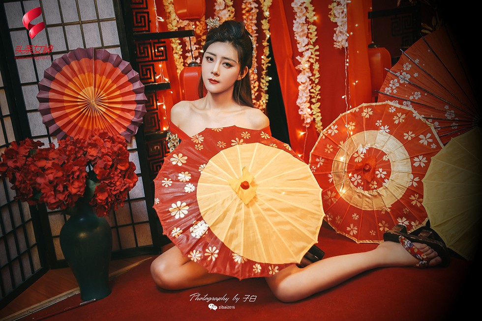 [Toutiao头条女神]No.705_嫩模莫晓希古典花魁服饰秀白嫩肌肤迷人美腿写真30P_极品性感美女