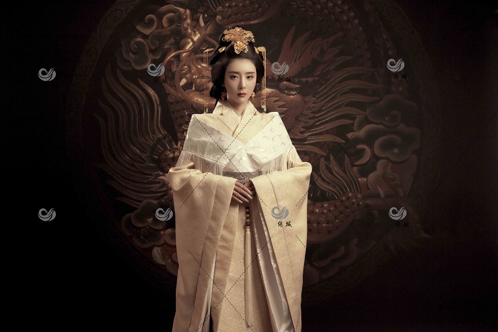 [Toutiao头条女神]No.790_嫩模莫晓希风华绝代武则天主题华丽服饰迷人写真11P_极品性感美女