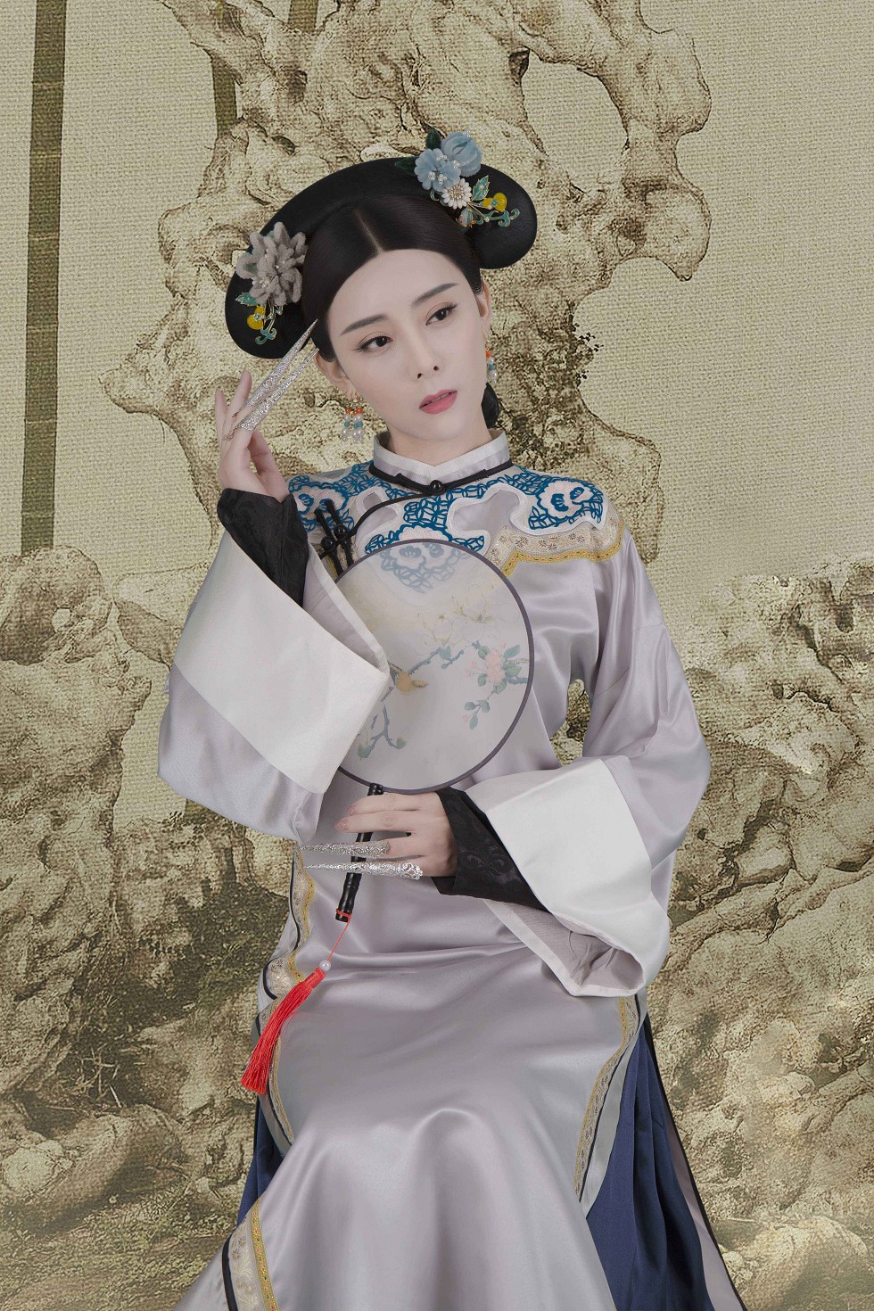 [Toutiao头条女神]No.789_嫩模莫晓希私房古典服饰真空半脱露美背性感写真21P_极品性感美女