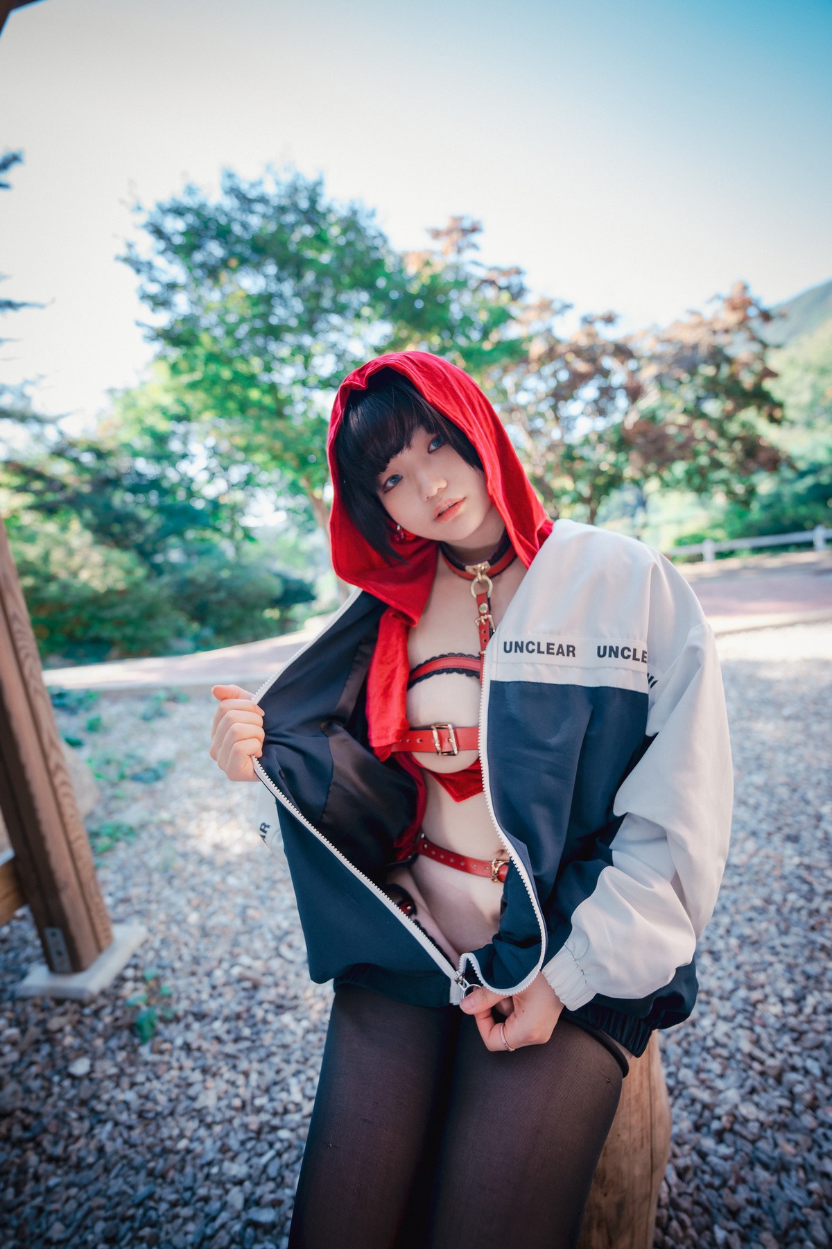 [DJAWA]No.194_Mimmi_Naughty Red Hiring Hood主题户外红色情趣服饰惹火诱惑写真125P_极品性感美女