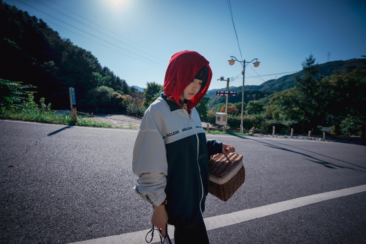 [DJAWA]No.194_Mimmi_Naughty Red Hiring Hood主题户外红色情趣服饰惹火诱惑写真125P_极品性感美女