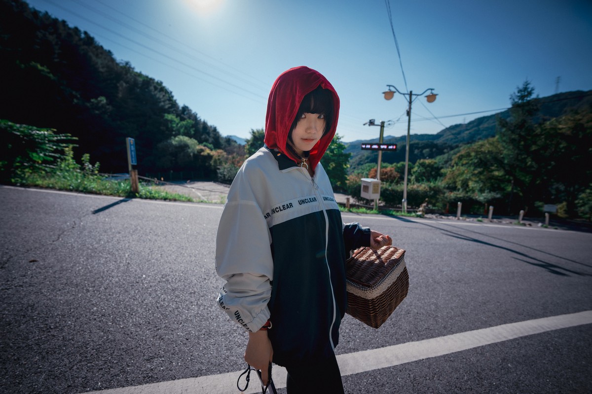 [DJAWA]No.194_Mimmi_Naughty Red Hiring Hood主题户外红色情趣服饰惹火诱惑写真125P_极品性感美女