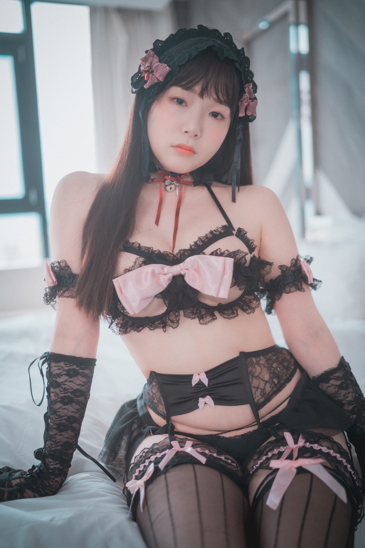 [DJAWA]No.198_模特PIA_Goth & Oriental主题性感黑色情趣内衣+白色旗袍完美诱惑写真111P_极品性感美女