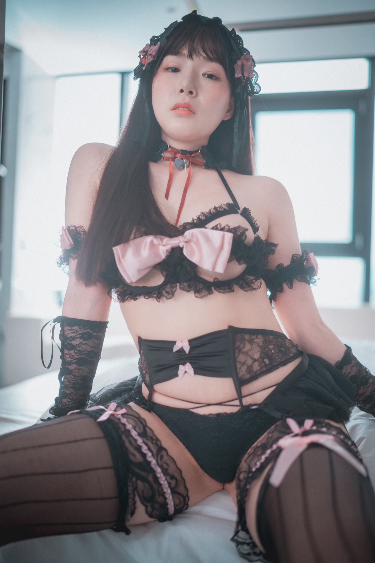 [DJAWA]No.198_模特PIA_Goth & Oriental主题性感黑色情趣内衣+白色旗袍完美诱惑写真111P_极品性感美女