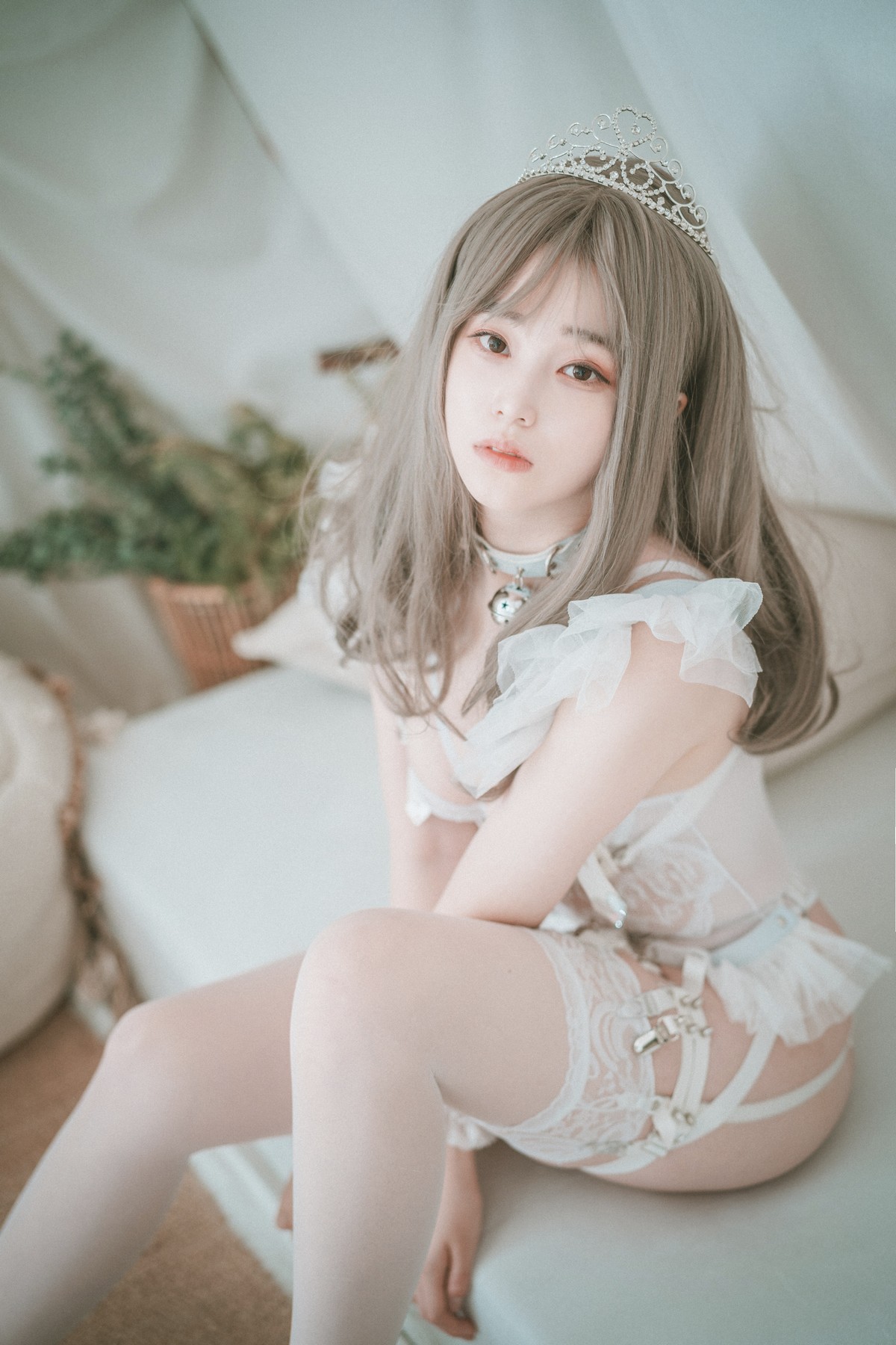 [DJAWA]No.149_模特BamBi_Reine de Blanc主题私房白色蕾丝情趣内衣撩人诱惑写真42P_极品性感美女