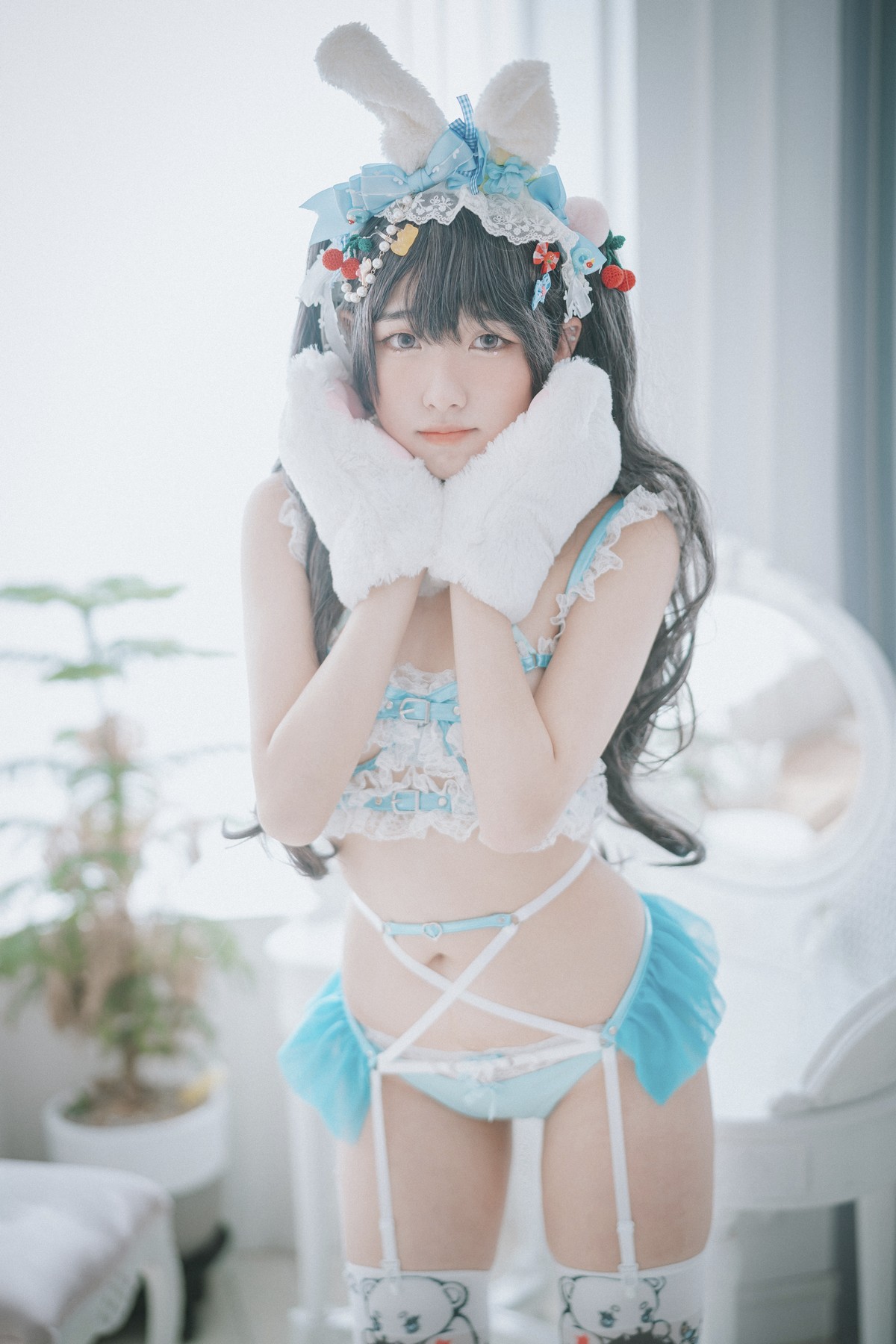 [DJAWA]No.157_模特Sonson_Turquoise Bunny主题性感兔女郎服饰配白丝吊袜诱惑写真51P_极品性感美女