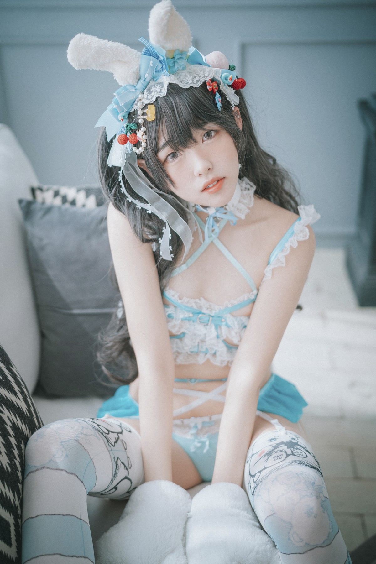 [DJAWA]No.157_模特Sonson_Turquoise Bunny主题性感兔女郎服饰配白丝吊袜诱惑写真51P_极品性感美女