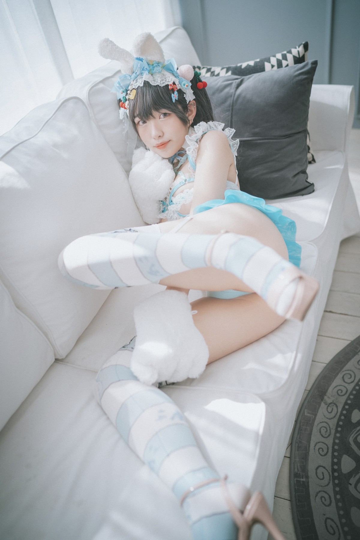 [DJAWA]No.157_模特Sonson_Turquoise Bunny主题性感兔女郎服饰配白丝吊袜诱惑写真51P_极品性感美女