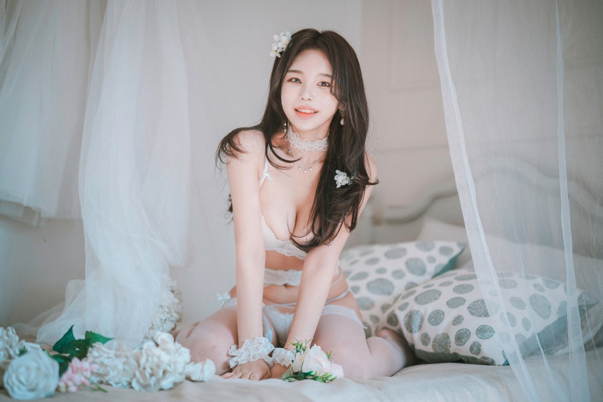 [DJAWA]No.158_模特ZZYuri_Alluring White主题性感白色内衣配蕾丝吊袜诱惑写真44P_极品性感美女