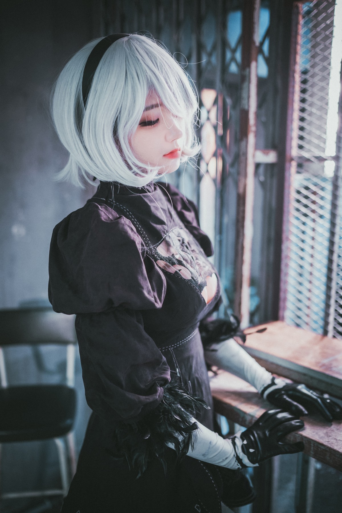 [DJAWA]No.131_模特Jenny_NieR Automata 2B主题黑色服饰露白色内裤秀翘臀诱惑写真47P_极品性感美女