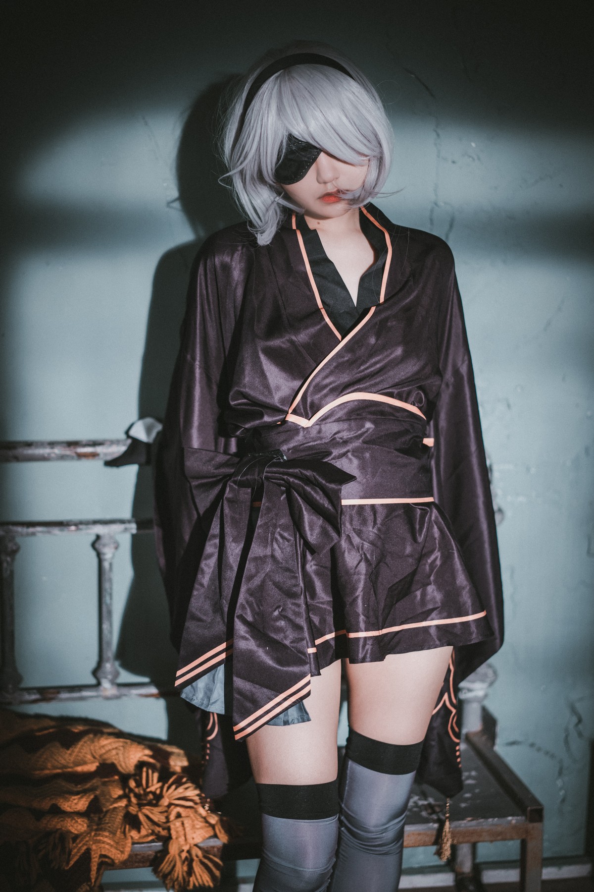 [DJAWA]No.131_模特Jenny_NieR Automata 2B主题黑色服饰露白色内裤秀翘臀诱惑写真47P_极品性感美女