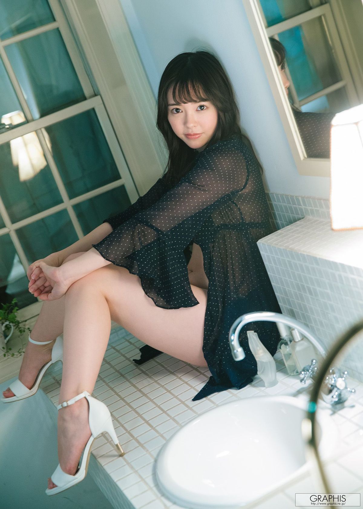 Yuna Ogura 小倉由菜 [Graphis] Gravure 初脱ぎ娘 写真集