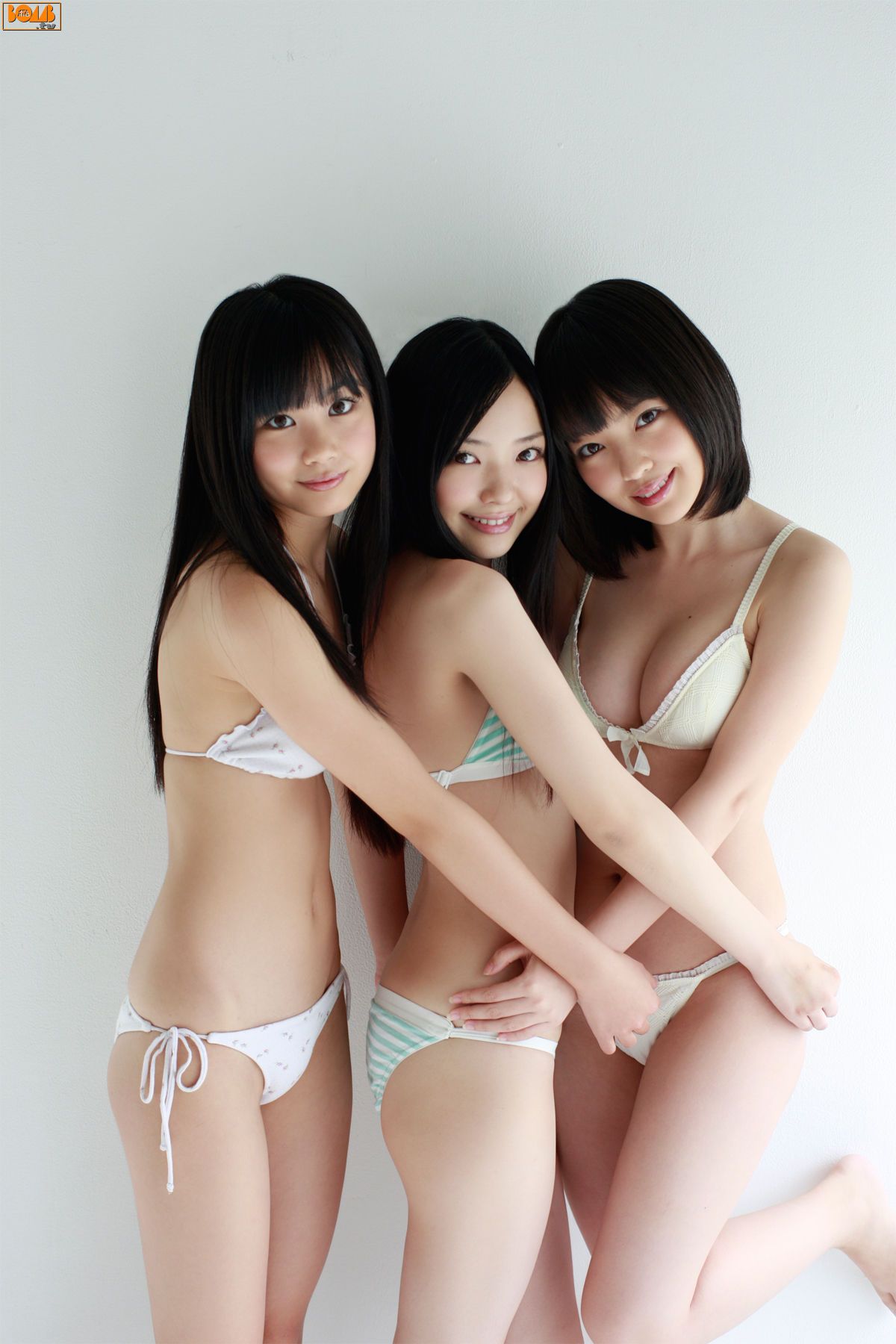 [Bomb.TV] 2011年10月号 広瀬玲奈、伊藤優衣、安藤遥 写真集