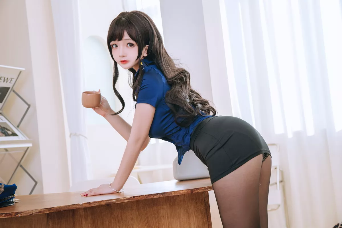 Cosplay美女日奈娇豹纹女警主题蓝上衣配黑短裙半脱露豹纹内衣丰满诱惑写真109P_极品性感美女