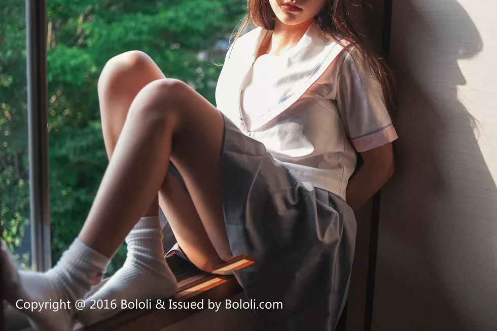 [BoLoli波萝社新刊]Vol.082_嫩模夏美酱居家性感JK制服可爱学生变诱惑少妇写真59P_极品性感美女