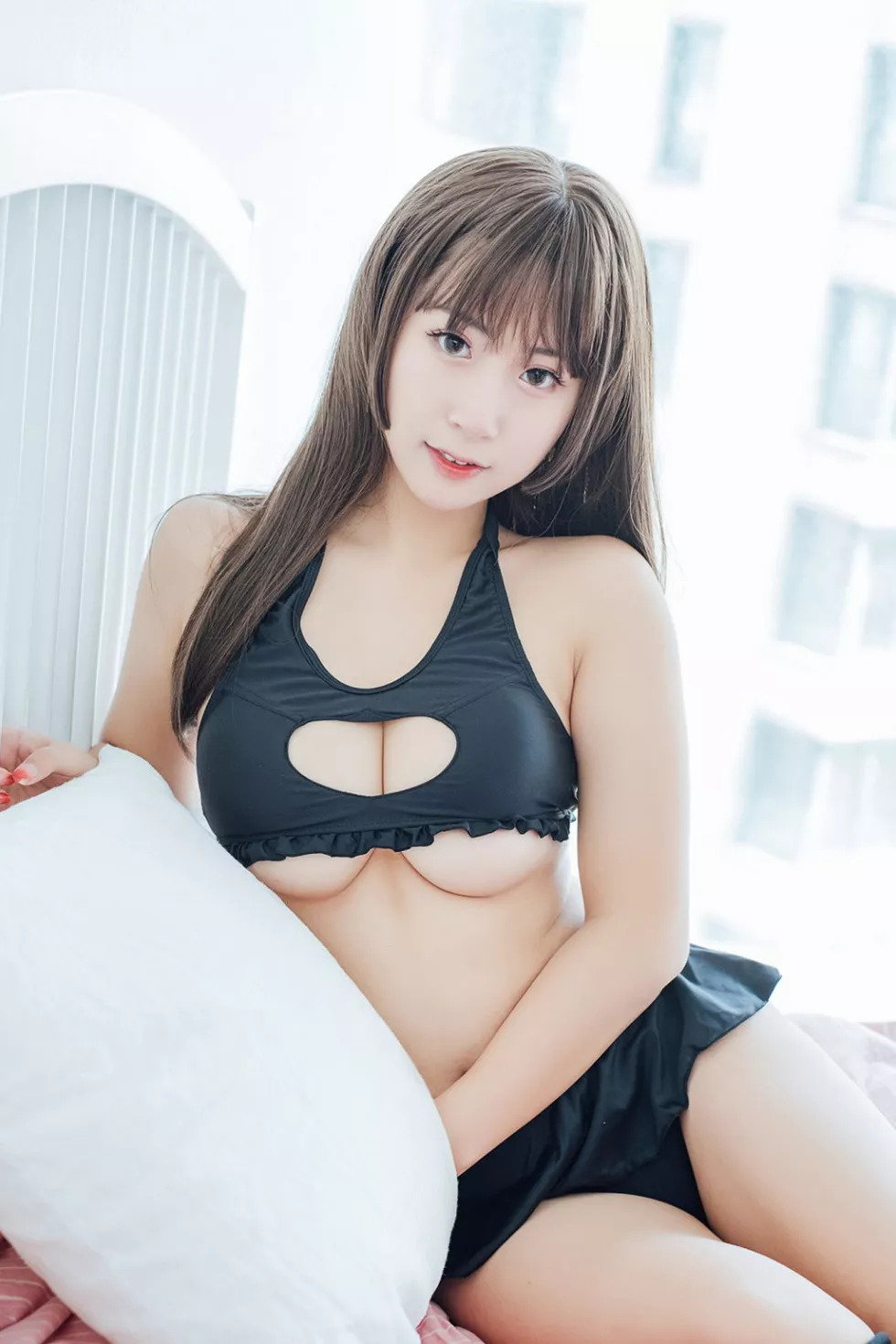 [BoLoli波萝社新刊]Vol.020_嫩模猫九酱Sakura粉红大床上性感黑色内衣写真41P_极品性感美女
