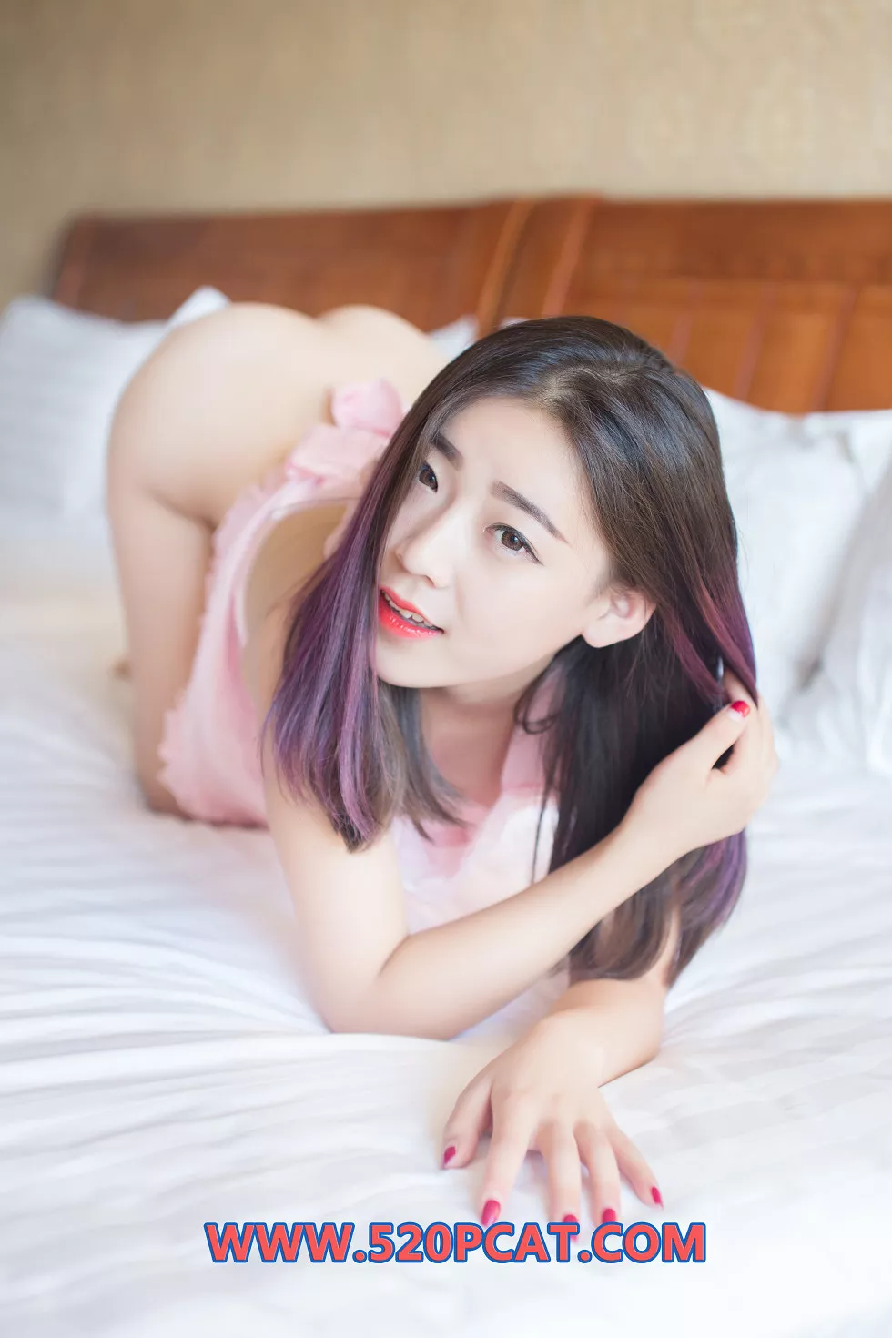 [PartyCat轟趴貓]No.123_粉紅睡衣美女私房床上全裸下身露翹臀屁溝極緻誘惑寫真40P_極品性感美女