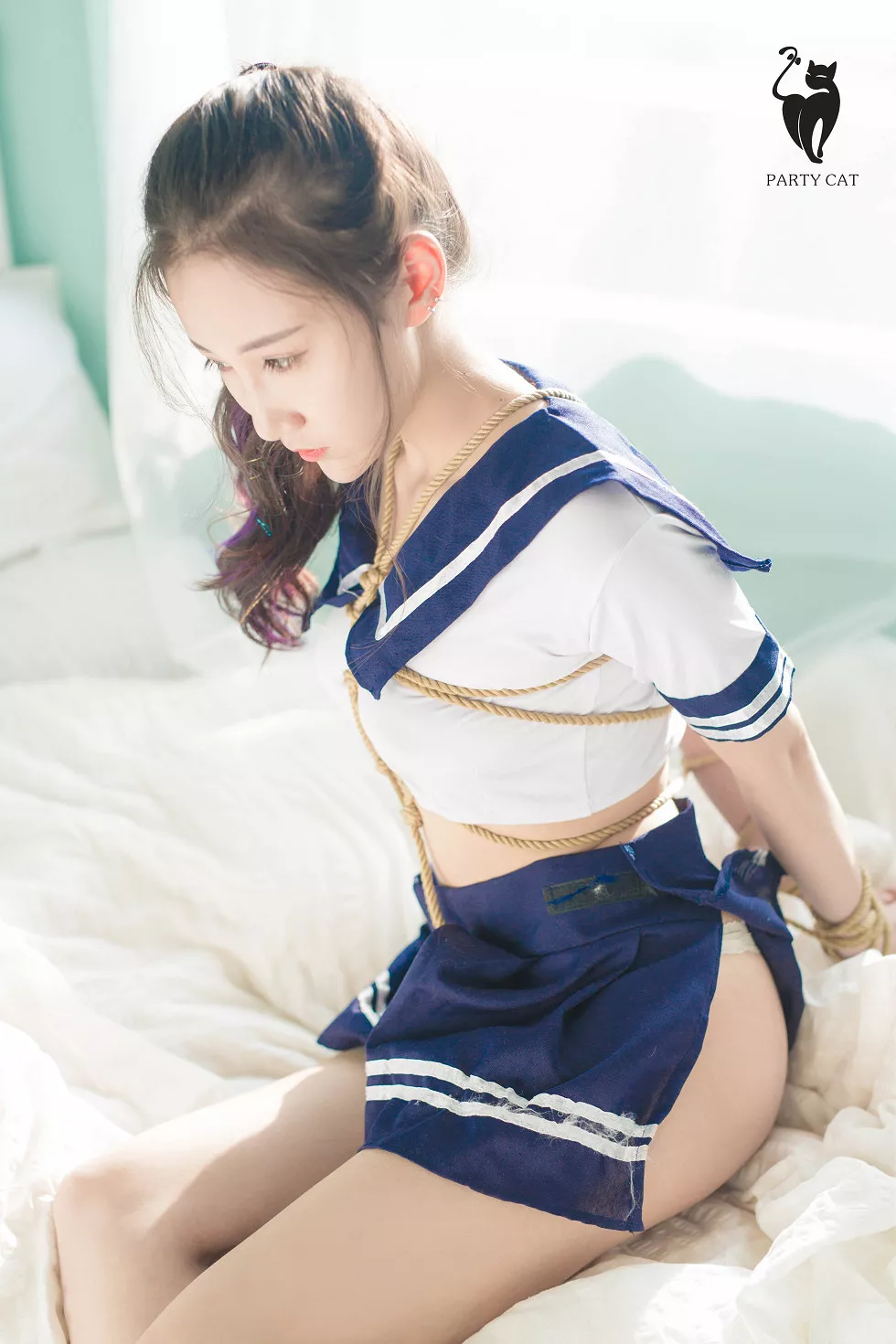 [PartyCat轟趴貓]No.032_性感學生制服妹子私房捆綁藝秀完美身材撩人誘惑寫真41P_極品性感美女