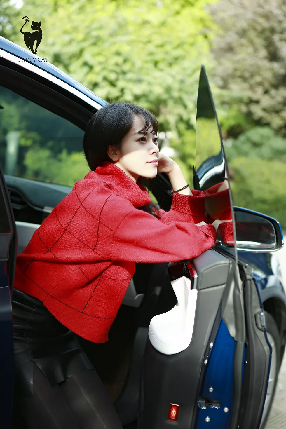 [PartyCat轟趴貓]No.004_性感白色比基尼妹子豪車裏秀完美身材誘惑寫真35P_極品性感美女