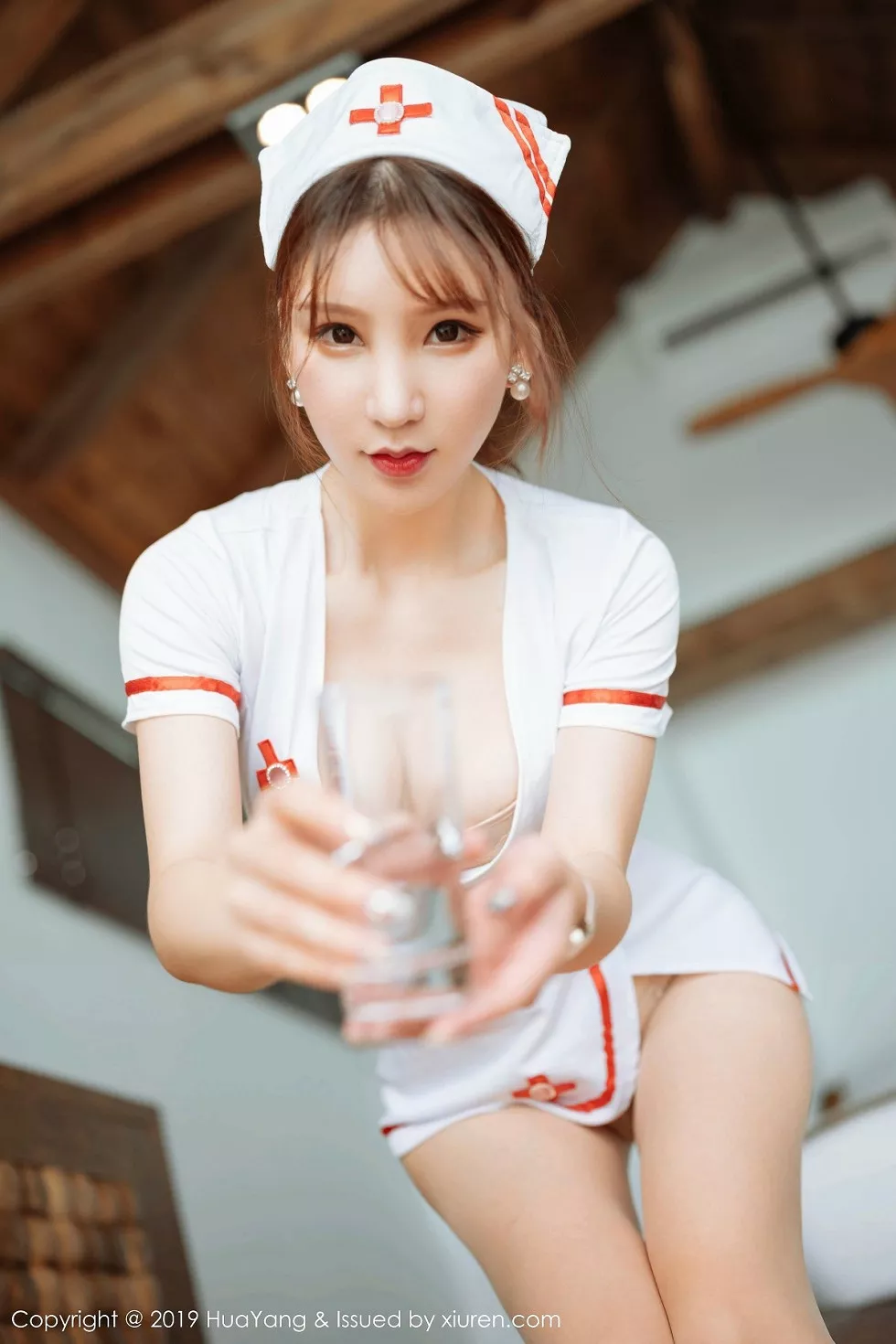 [HuaYang花漾]Vol.176_女神周于希Sandy私房角色扮演护士制服肉丝裤袜极致诱惑写真62P_极品性感美女