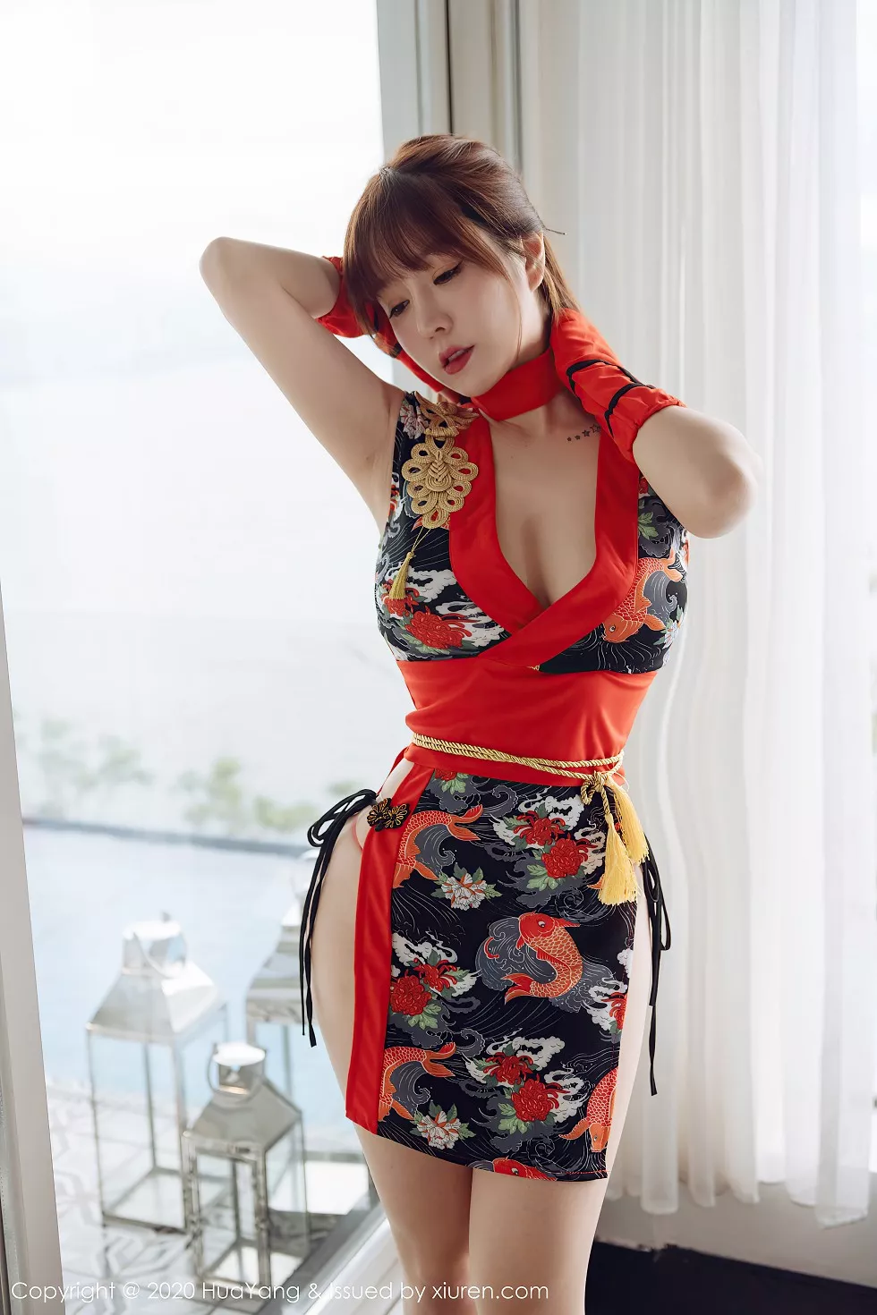 [HuaYang花漾]Vol.282_女神王雨纯大理旅拍鲜艳和服配超薄肉丝裤袜秀丁字裤诱惑写真60P_极品性感美女