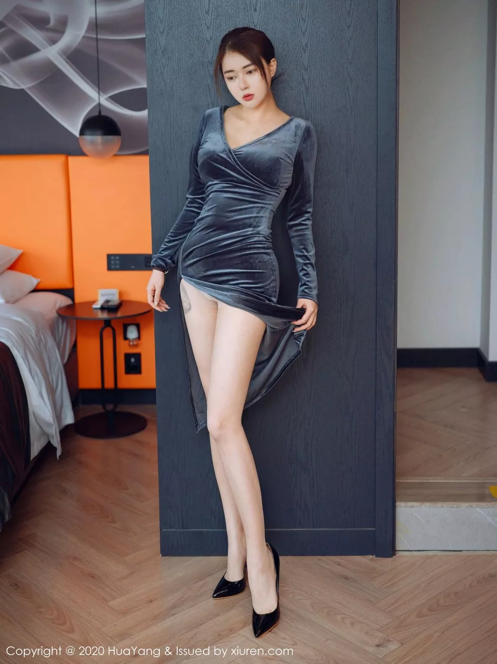 [HuaYang花漾]Vol.341_嫩模凯竹华丽典雅吊裙半脱露性感内衣肉丝裤袜诱惑写真41P_极品性感美女