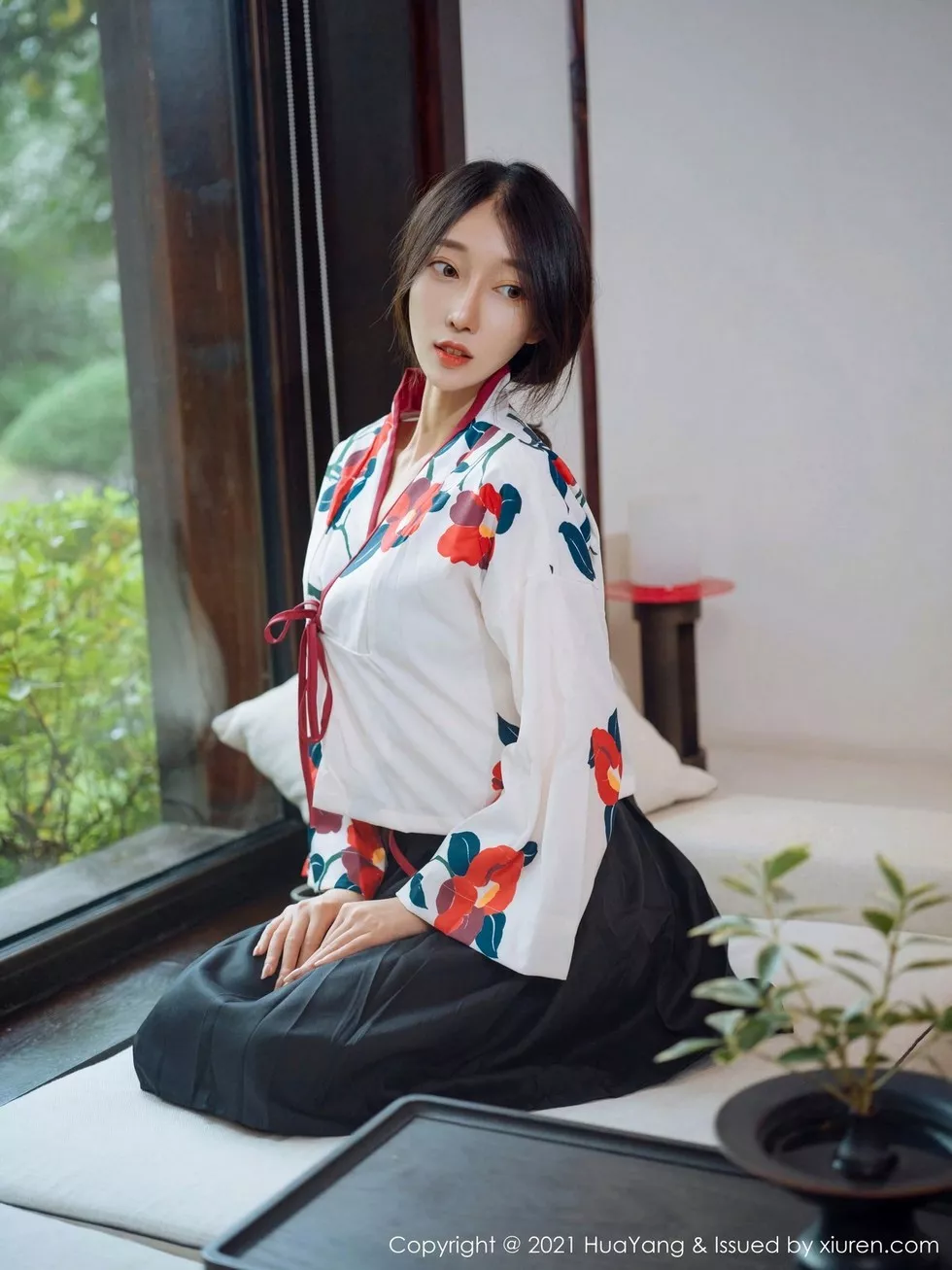 [HuaYang花漾]Vol.347_模特玥儿玥er杭州旅拍古典和服下超薄肉丝裤袜秀翘臀诱惑写真43P_极品性感美女