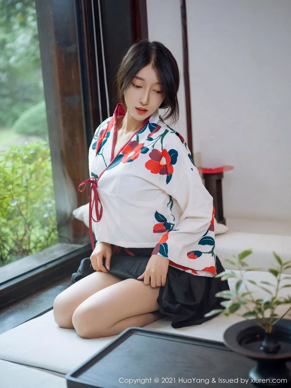 [HuaYang花漾]Vol.347_模特玥儿玥er杭州旅拍古典和服下超薄肉丝裤袜秀翘臀诱惑写真43P_极品性感美女
