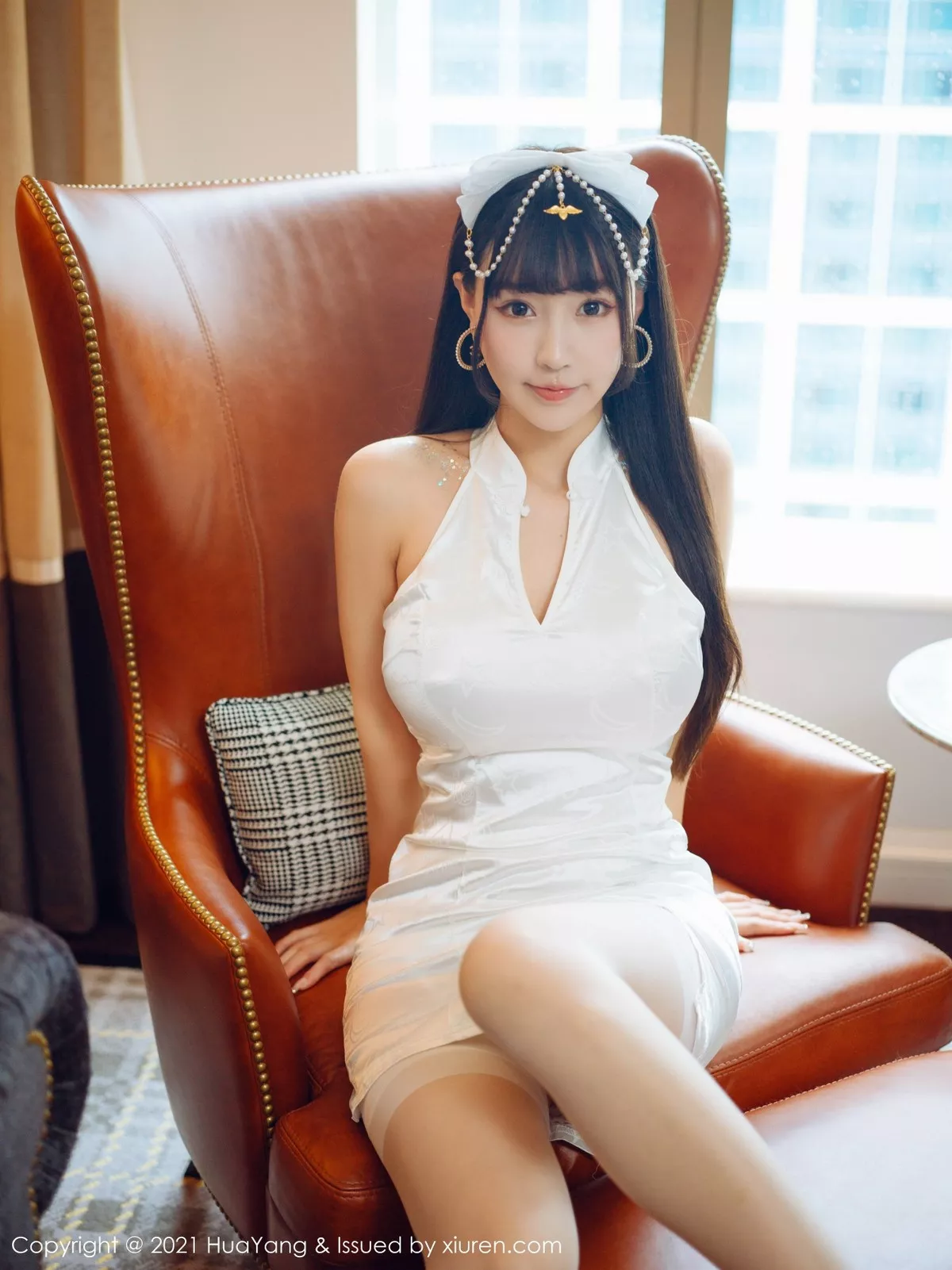 [HuaYang花漾]Vol.426_女神朱可儿Flower澳门旅拍真空旗袍配白丝吊袜极致诱惑写真54P_极品性感美女