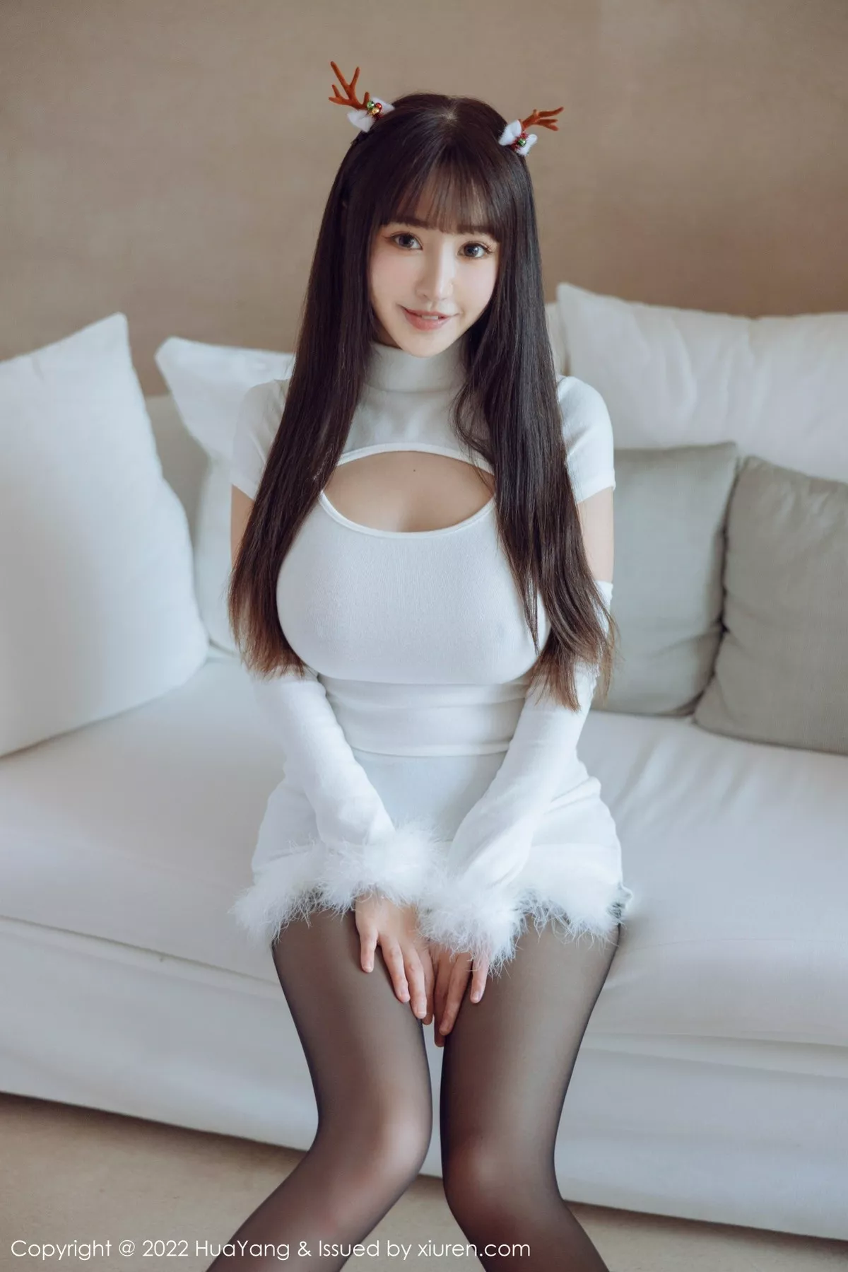 [HuaYang花漾]Vol.480_女神朱可儿Flora三亚旅拍连衣裙配黑丝裤袜秀丰满身材诱惑写真53P_极品性感美女