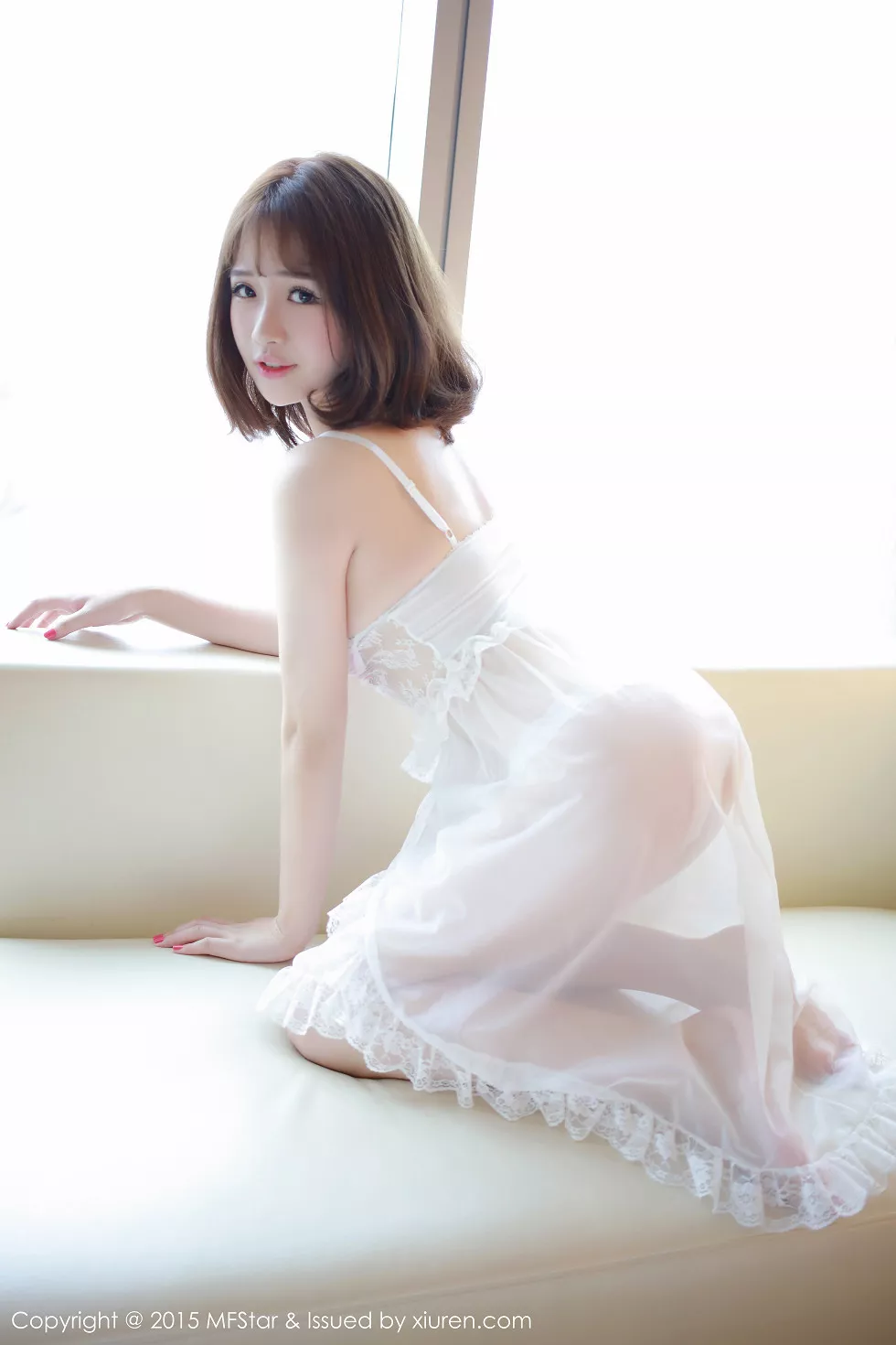 [MFStar模范学院]Vol.012_嫩模徐cake白色透明薄纱睡裙秀豪乳美臀诱惑写真50P_极品性感美女