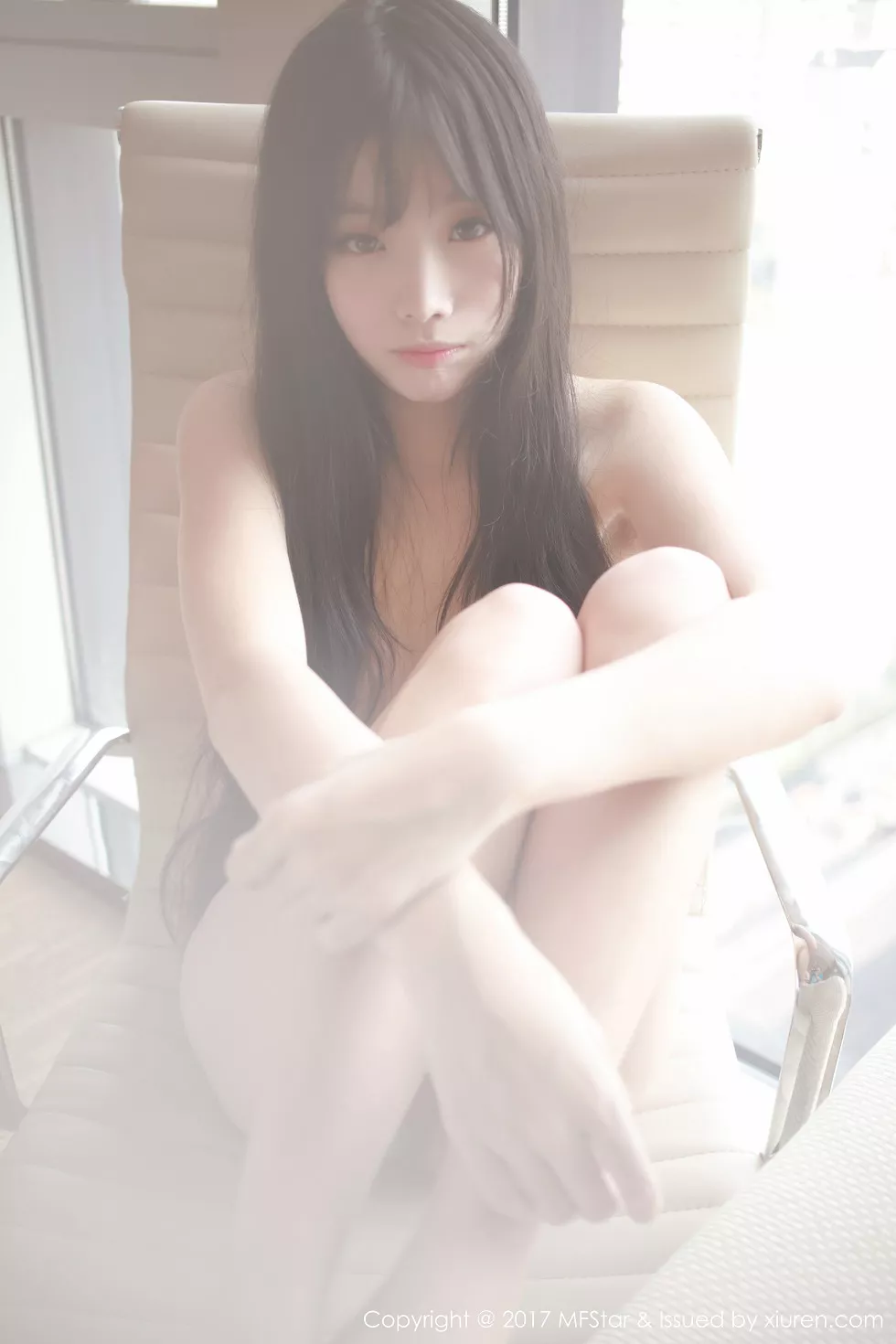 [MFStar模范学院]Vol.083_新人嫩模草莓兔兔大尺度私房全裸人体艺术诱惑写真30P_极品性感美女