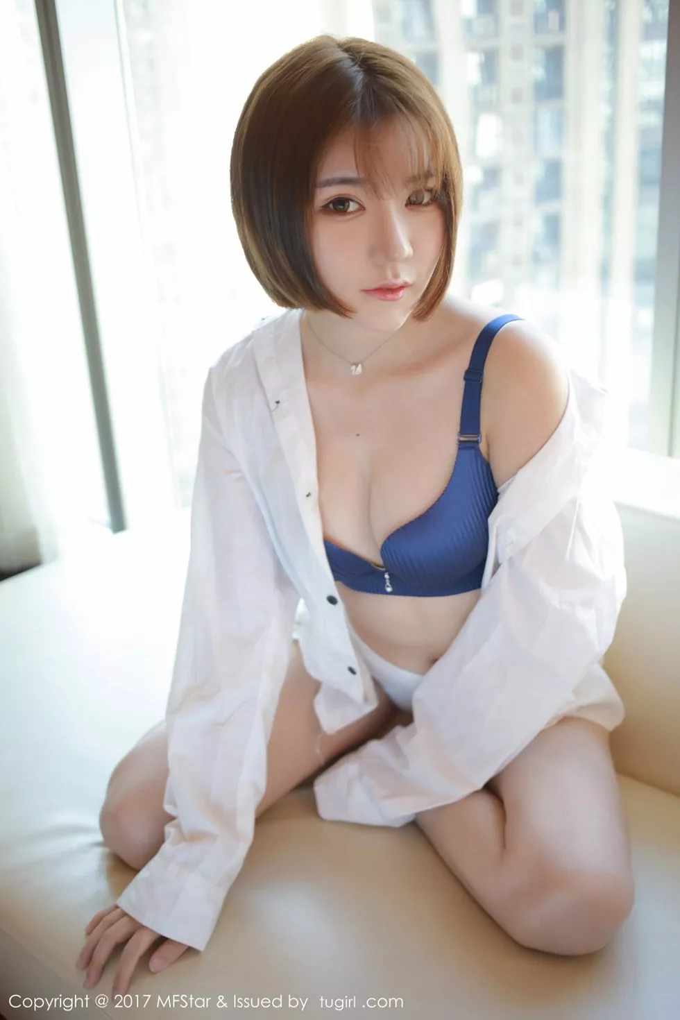 [MFStar模范学院]Vol.089_丽质嫩模冷不丁居家白衬衣不穿内衣秀美胸撩人写真52P_极品性感美女