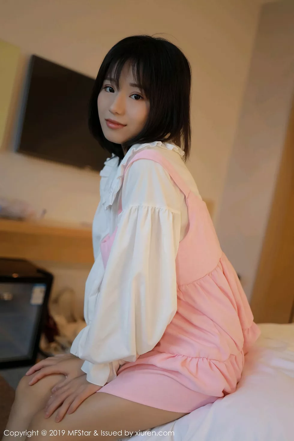 [MFStar模范学院]Vol.203_嫩模仓井优香居家床上脱性感白衬衣大尺度全裸惹火诱惑写真66P_极品性感美女