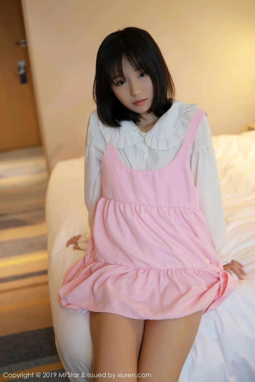 [MFStar模范学院]Vol.203_嫩模仓井优香居家床上脱性感白衬衣大尺度全裸惹火诱惑写真66P_极品性感美女