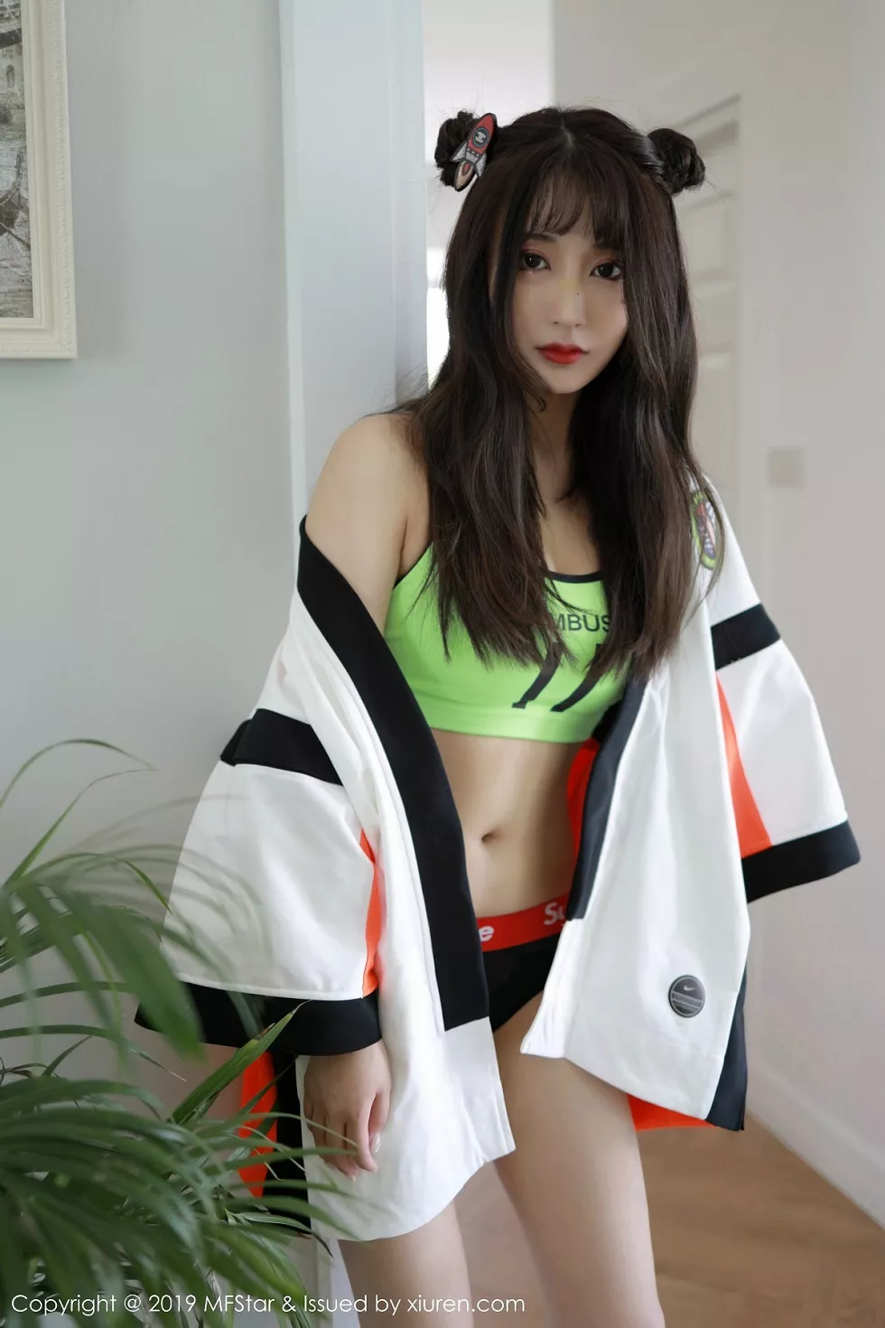 [MFStar模范学院]Vol.226_嫩模Betty林子欣清迈旅拍私房真空运动服露半球诱惑写真45P_极品性感美女