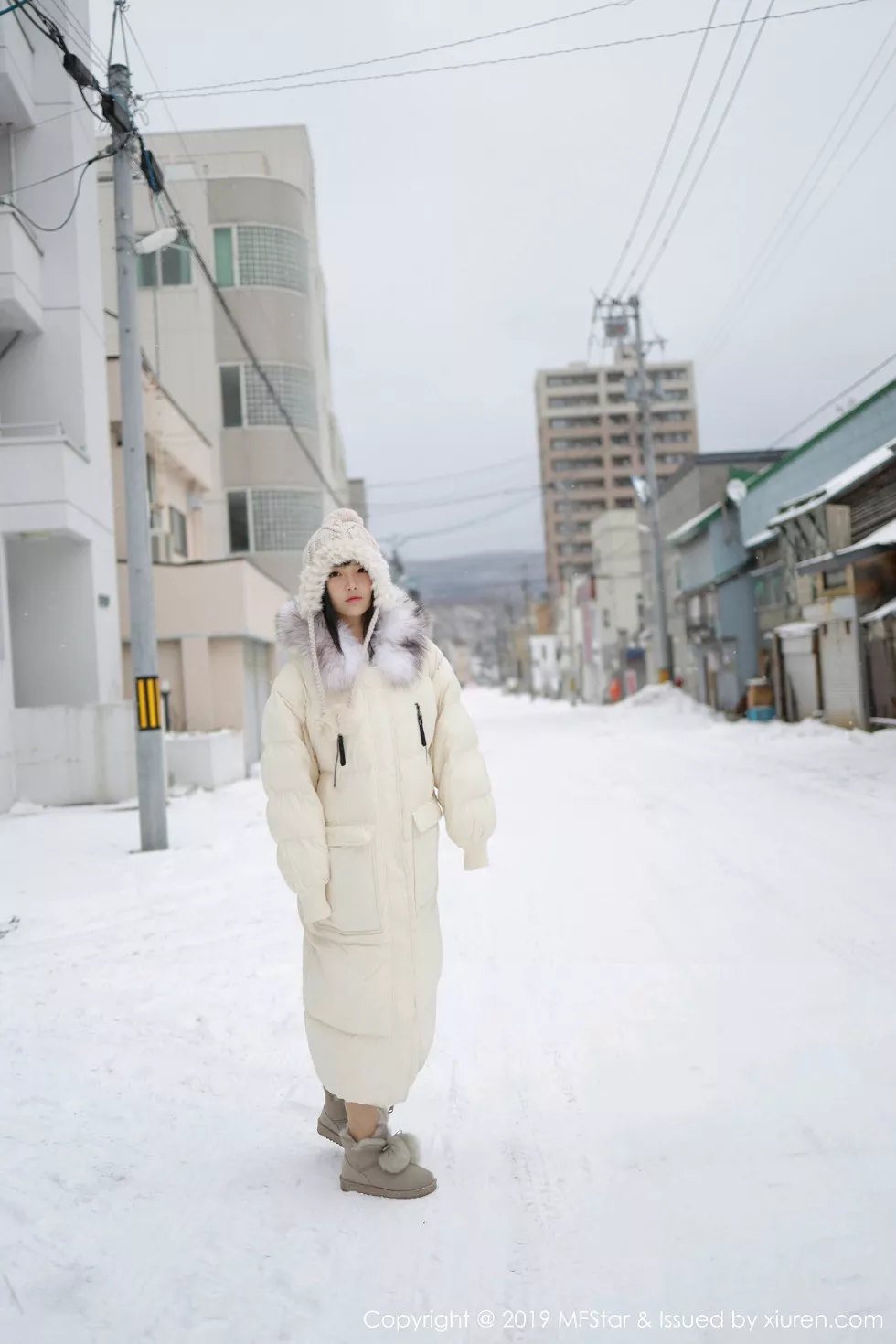 [MFStar模范学院]Vol.246_嫩模徐微微mia北海道旅拍室外冰天雪地街头主题性感写真61P_极品性感美女