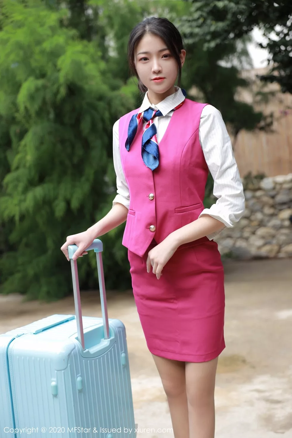[MFStar模範學院]Vol.356_嫩模Laura蘇雨彤大理旅拍性感空乘制服半脫撩人誘惑寫真60P_極品性感美女
